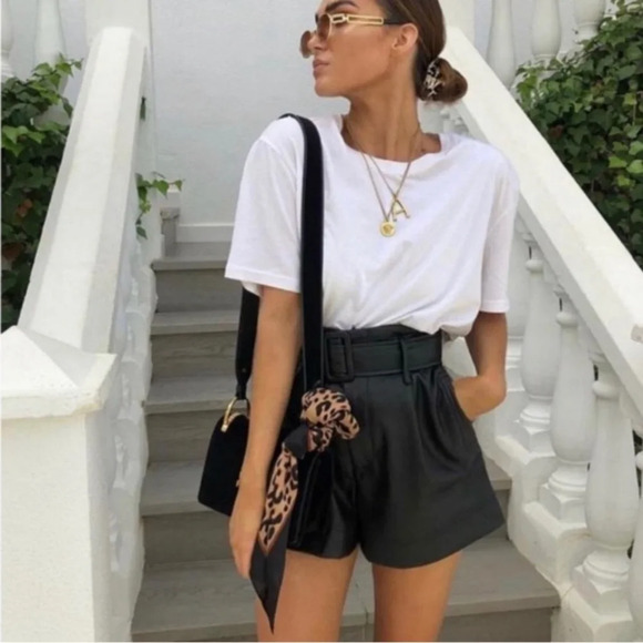 Zara black faux leather belted shorts size XLarge - Picture 4 of 7